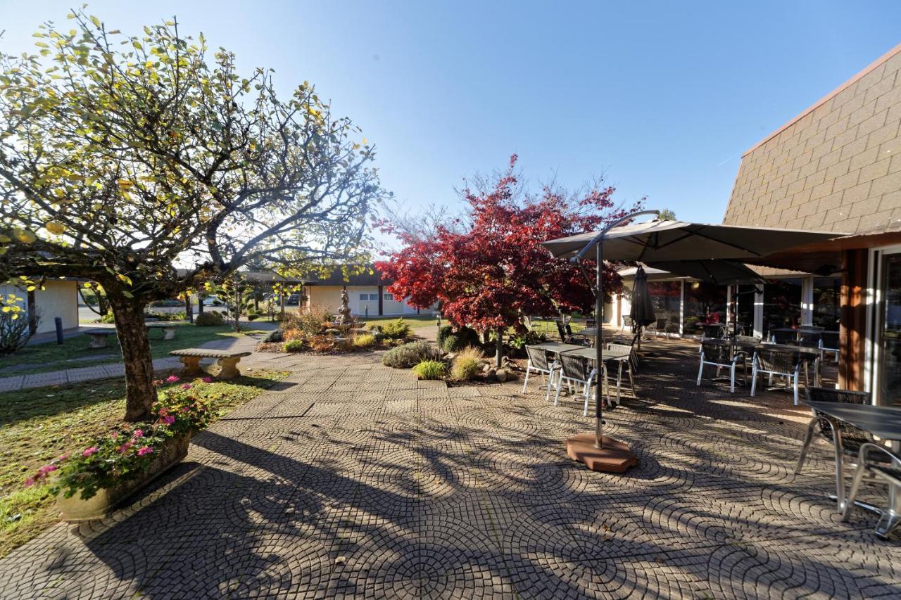 Charme Hotel, Montbeliard Sud Экстерьер фото