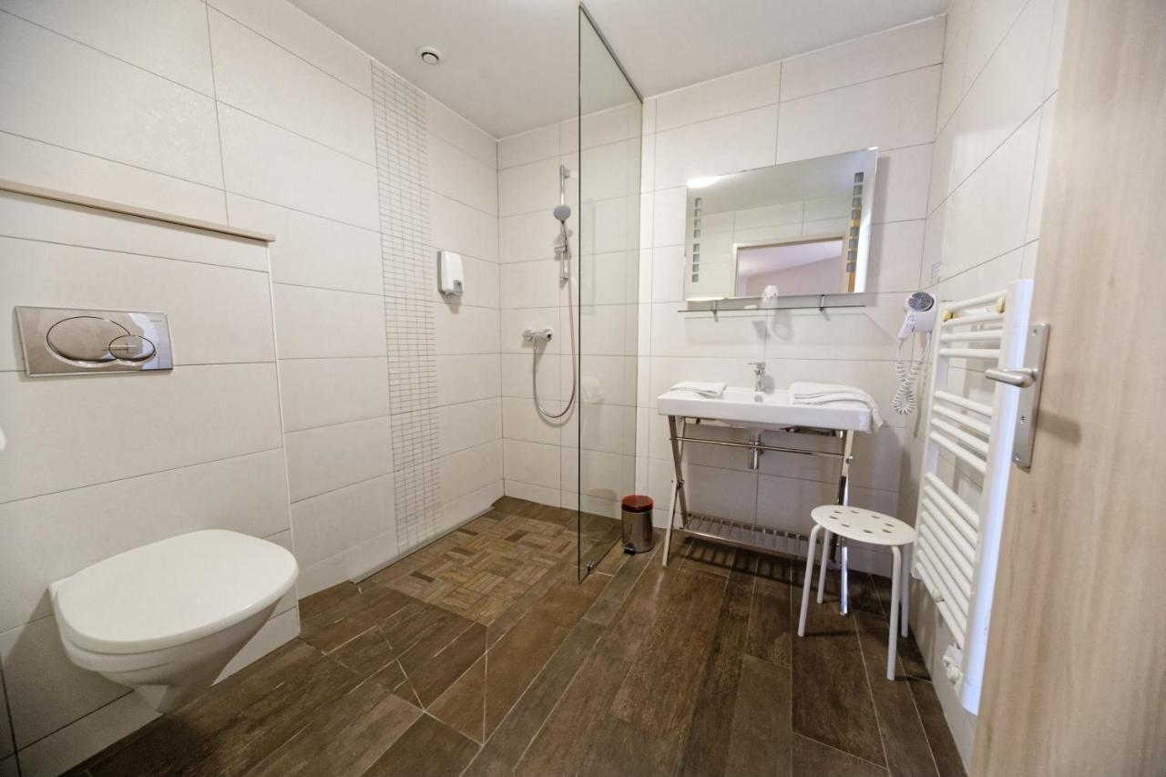 Charme Hotel, Montbeliard Sud Экстерьер фото
