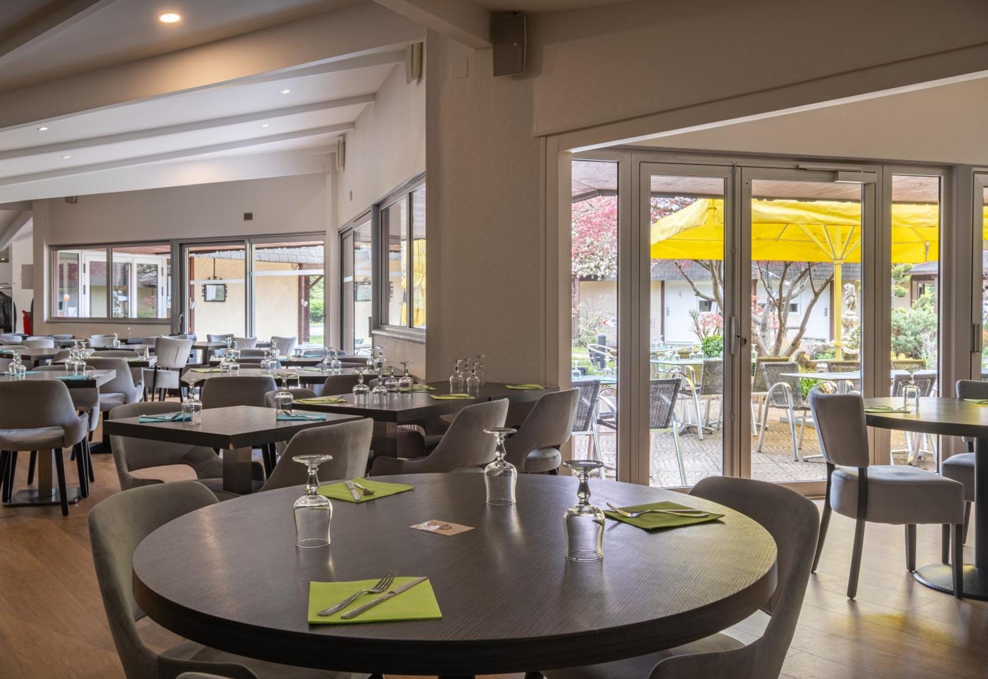 Charme Hotel, Montbeliard Sud Экстерьер фото
